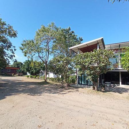 Baan Rabiangdao UthaiThani Uthai Thani Luaran gambar